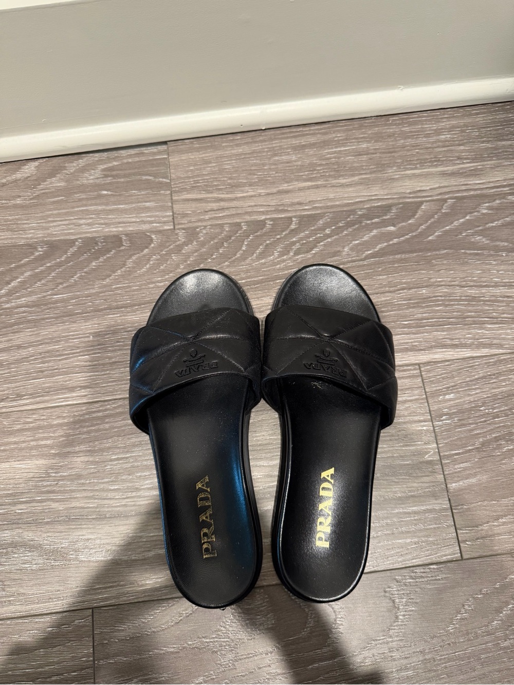 Prada slides - Picture 2 of 4